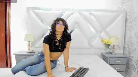 Selena reyess online show from September 29, 8:24 pm