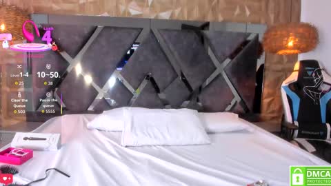 selene__lopez_ online show from September 28, 7:41 pm