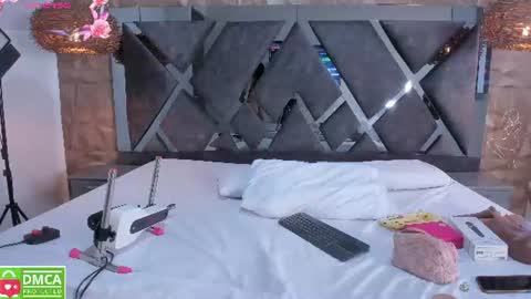 Snapshot of selene__lopez_ chatting on June 16, 7:27 pm selene__lopez_ online show from June 16, 7:27 pm