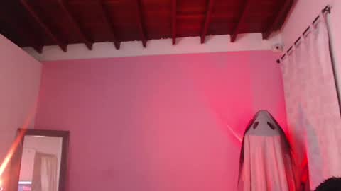 Snapshot of selene_gils chatting on October 30, 4:25 am nathy online show from October 30, 4:25 am