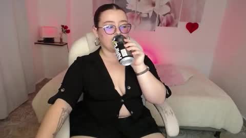 selene_rouse_ online show from February 25, 11:36 pm