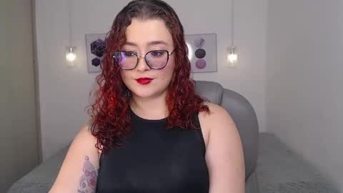 selene_rouse_ online show from May 8, 10:37 pm