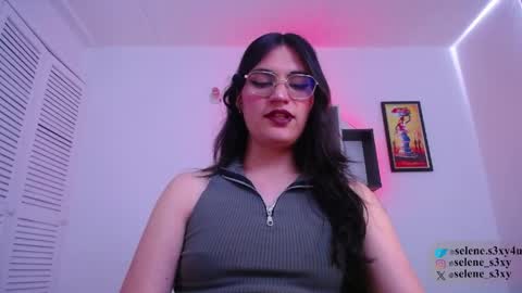 Snapshot of selene_s3xy chatting on April 22, 6:53 pm selene_s3xy online show from April 22, 6:53 pm