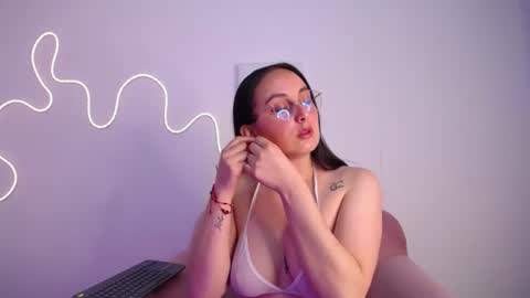 selene_swee online show from June 14, 7:49 pm