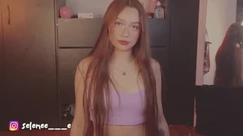 Snapshot of selenee___e chatting on January 16, 3:23 am selene online show from January 16, 3:23 am