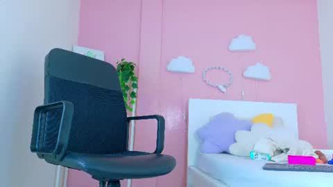 Snapshot of selenegibson__ chatting on June 26, 7:51 pm SELENE GIBSON online show from June 26, 7:51 pm