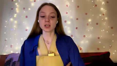 Snapshot of selenegupta chatting on June 16, 9:56 am Kylie online show from June 16, 9:56 am