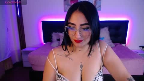 Snapshot of selenemore chatting on May 27, 9:45 pm Selene online show from May 27, 9:45 pm