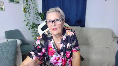 Snapshot of selenna57 chatting on November 26, 6:31 pm Selenna online show from November 26, 6:31 pm