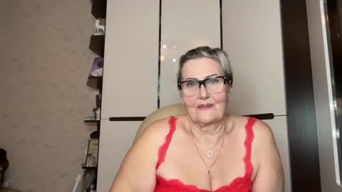 Selenna online show from March 8, 8:01 pm