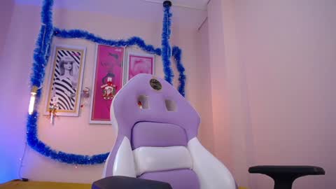 Snapshot of seleny_fitness chatting on December 20, 5:29 pm Mayte online show from December 20, 5:29 pm