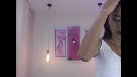 Snapshot of seleny_fitness chatting on January 24, 1:14 pm Mayte online show from January 24, 1:14 pm