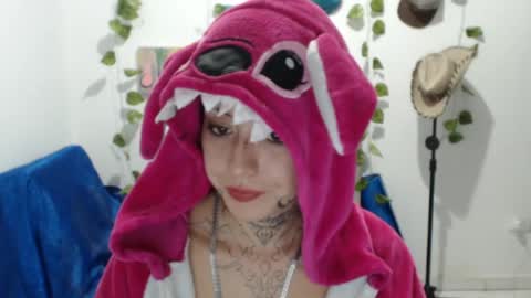 Snapshot of seley222 chatting on May 9, 3:01 am Ask me online show from May 9, 3:01 am