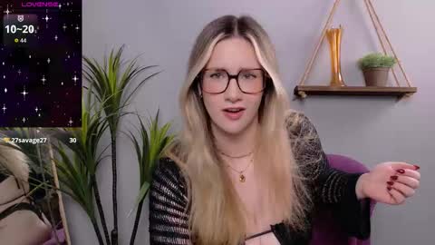 Selina Mae online show from December 4, 4:22 am