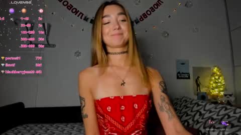 Snapshot of selinaa_kyle chatting on December 22, 9:00 am Chris online show from December 22, 9:00 am