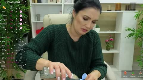 Snapshot of selinesole_ chatting on December 11, 11:32 pm Seline online show from December 11, 11:32 pm