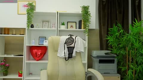 Snapshot of selinesole_ chatting on February 6, 5:30 pm Seline online show from February 6, 5:30 pm