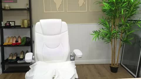 Snapshot of selinesole_ chatting on February 20, 11:21 pm Seline online show from February 20, 11:21 pm