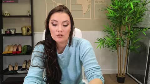 Snapshot of selinesole_ chatting on February 25, 5:25 pm Seline online show from February 25, 5:25 pm