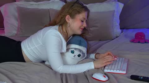 SelinSwarovski online show from February 2, 1:55 am