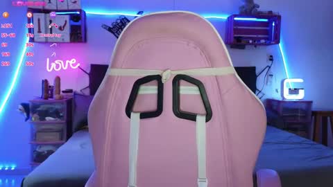 Selvaggia Del Caribe online show from December 5, 4:01 pm