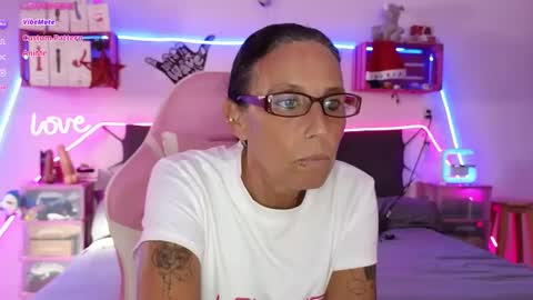 Selvaggia Del Caribe online show from December 12, 7:48 pm