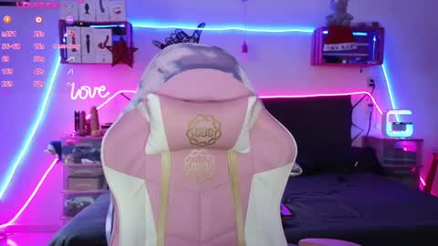 Selvaggia Del Caribe online show from December 18, 5:10 pm