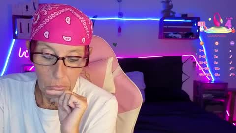 Selvaggia Del Caribe online show from September 17, 4:52 pm