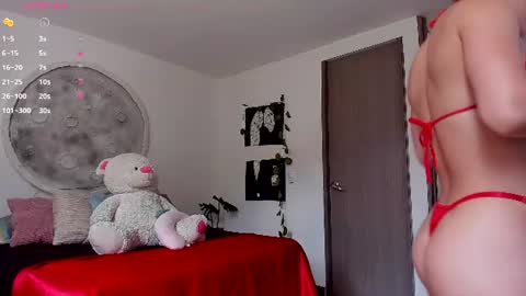 Snapshot of selyn_ chatting on June 19, 5:28 pm Selyn online show from June 19, 5:28 pm