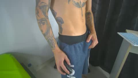 sem_alas online show from February 27, 1:48 am