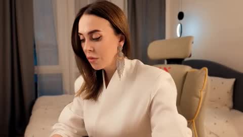 Snapshot of semorine chatting on February 13, 5:03 am Ella online show from February 13, 5:03 am