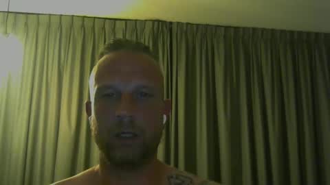 Snapshot of sence08 chatting on April 19, 9:28 pm sence08 online show from April 19, 9:28 pm