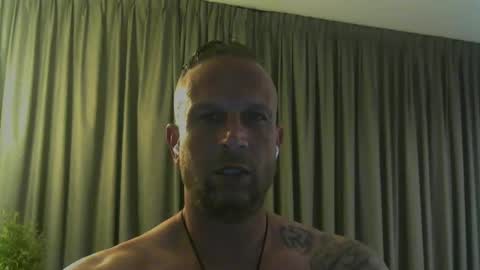 Snapshot of sence08 chatting on May 10, 9:31 pm sence08 online show from May 10, 9:31 pm