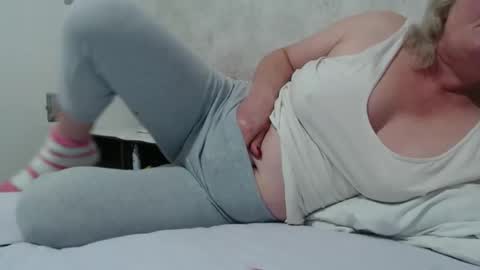 Snapshot of seniorita333 chatting on November 16, 12:22 pm Lenna online show from November 16, 12:22 pm