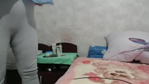 Snapshot of seniorita333 chatting on November 24, 8:58 am Lenna online show from November 24, 8:58 am