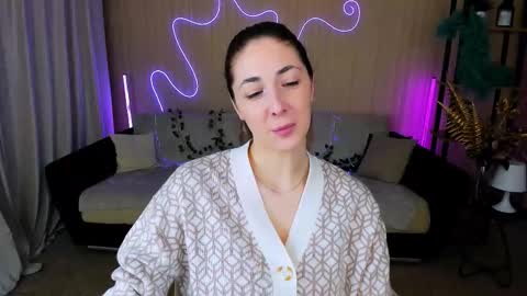 sensitiveheartt online show from September 24, 8:12 pm