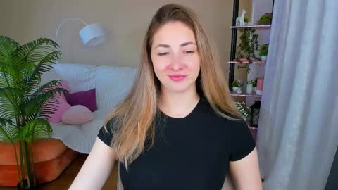 sensitiveheartt online show from October 7, 8:06 pm