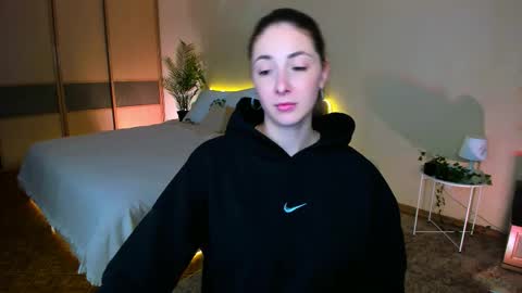 sensitiveheartt online show from October 8, 6:49 pm