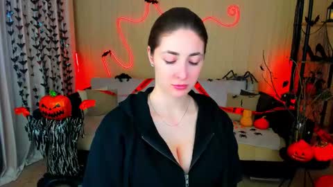 sensitiveheartt online show from October 27, 4:38 am