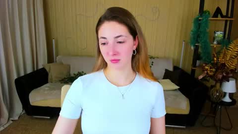 sensitiveheartt online show from December 4, 7:44 pm