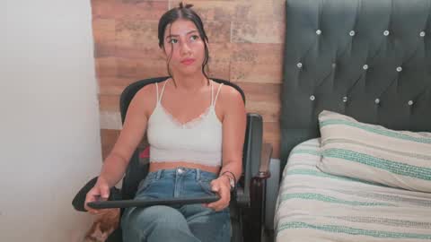 senssual_goddess online show from March 4, 10:16 pm