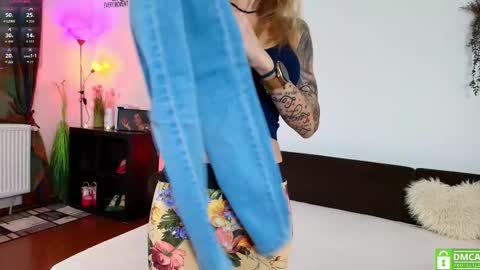 Snapshot of sensual_allexa chatting on November 14, 5:17 am Alexa --find me here online show from November 14, 5:17 am