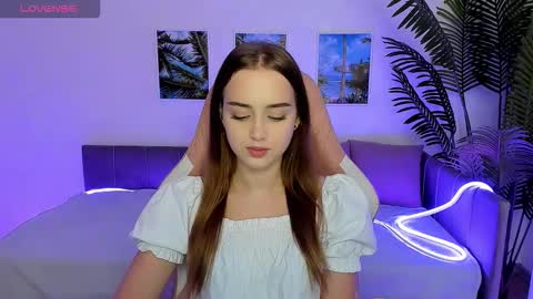 Emily  online show from October 13, 8:36 am