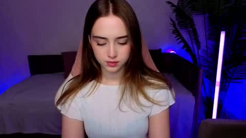 Snapshot of sensual_amy_ chatting on April 17, 8:28 am Emily online show from April 17, 8:28 am