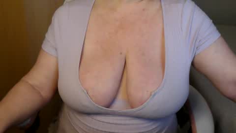Snapshot of sensual_cris chatting on May 25, 8:09 am CRIS online show from May 25, 8:09 am