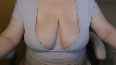 Snapshot of sensual_cris chatting on May 28, 7:05 am CRIS online show from May 28, 7:05 am