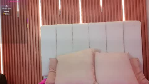 Snapshot of sensual_kim77 chatting on May 9, 12:43 pm Sensual Kim77 online show from May 9, 12:43 pm