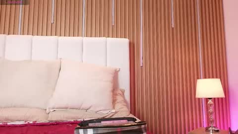 Snapshot of sensual_kim77 chatting on May 12, 12:57 pm Sensual Kim77 online show from May 12, 12:57 pm