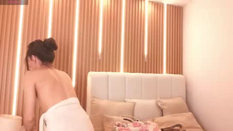 Snapshot of sensual_kim77 chatting on June 23, 12:36 pm Sensual Kim77 online show from June 23, 12:36 pm