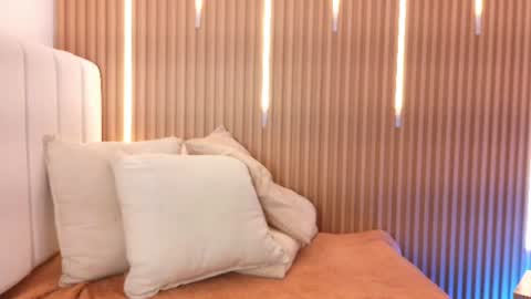 Snapshot of sensual_kim77 chatting on July 3, 1:17 pm Sensual Kim77 online show from July 3, 1:17 pm